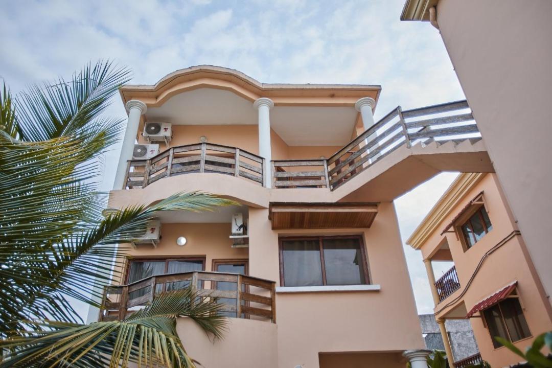 Appartement Charmant Et Lumineux Pointe Noire Eksteriør billede